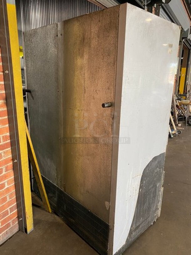 Leader Commercial 2 Door Reach In Cooler! With Poly Coated Racks! All Stainless Steel! Model: ESLR54 SN: NA10M1713 115V 60HZ 1 Phase - Image 3 of 7