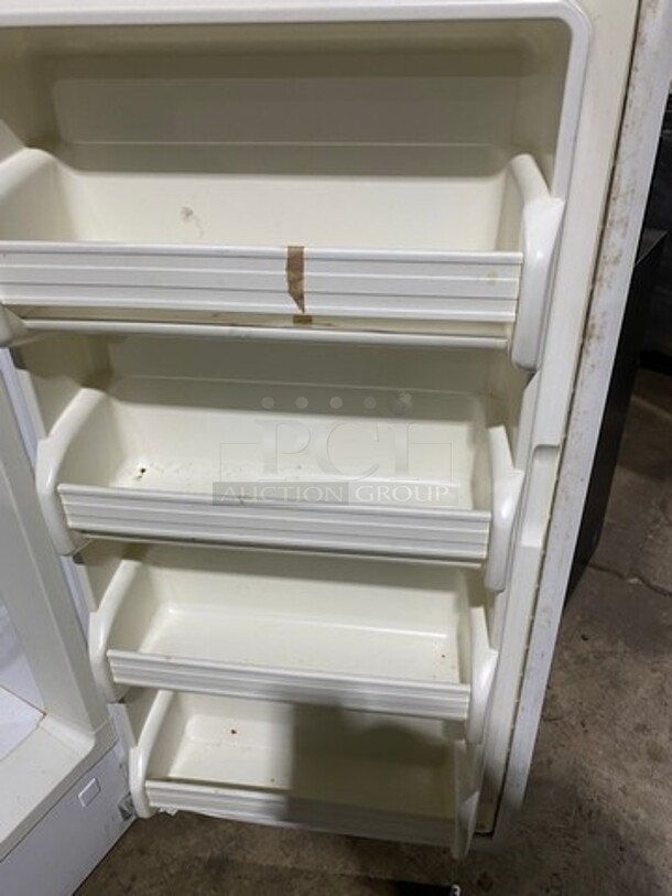 Frigidaire Single Door Freezer! With Poly Racks And Shelves! Model: FFU0912DW3 SN: WB73026768 115V - Image 7 of 9