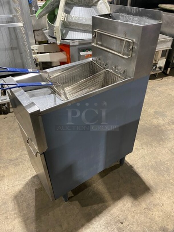 Dean Commercial Natural Gas Powered Deep Fat Fryer! With 2 Metal Frying Baskets! All Stainless Steel! On Legs! Model: SR42GN SN: 1405MA1194 - Image 2 of 8