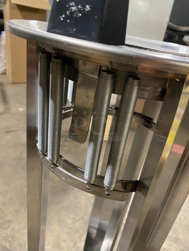 Nice! BRAND NEW! IN THE BOX! All Stainless Steel Lakeside Commercial Plate Dispenser! Model: 4007 - Image 4 of 6