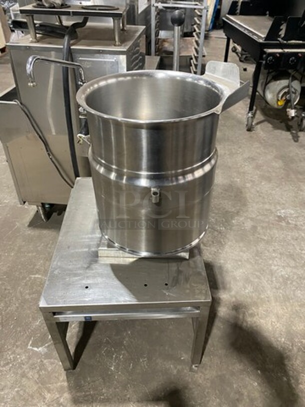 Cleveland Commercial Electric Powered Tilting Soup Kettle! All Stainless Steel! On Legs! Model: KET6T SN: WT504700A01 - Image 3 of 11