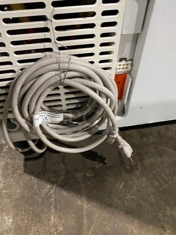 AHT Commercial Reach Down Chest Freezer Display Merchandiser! Model: PARIS145 SN: 40990900000069 110/120V 60HZ 1 Phase - Image 9 of 9