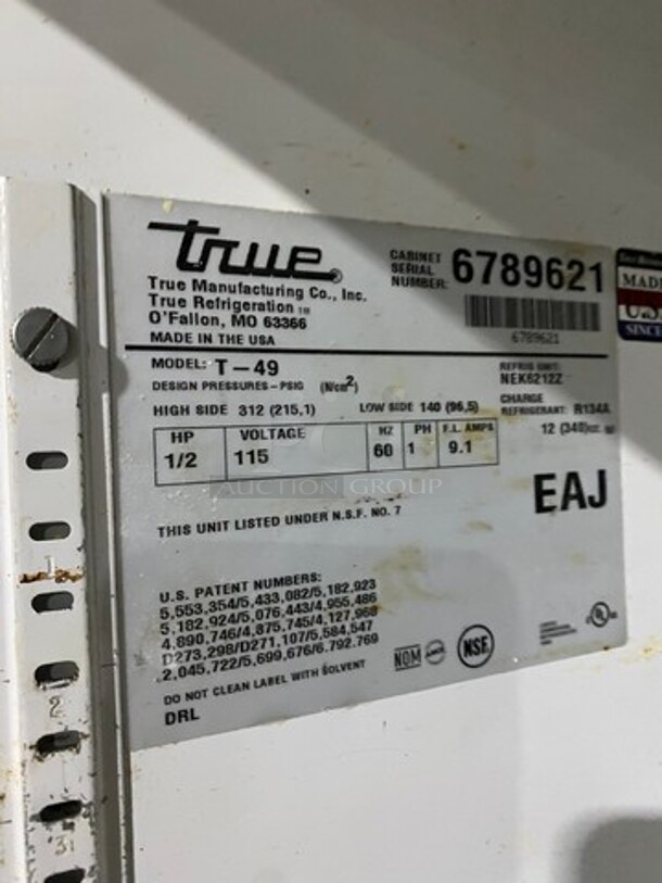 True Commercial 2 Door Reach In Cooler! Poly Coated Racks! All Stainless Steel! Model: T49 SN: 6789621 115V 60HZ 1 Phase - Image 7 of 9