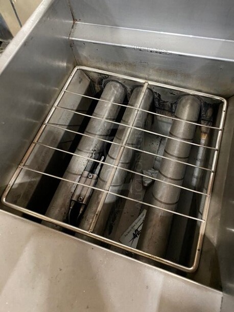 Pitco Natural Gas Deep Fat Fryer! With Baskets! All Stainless Steel! On Legs!   - Image 6 of 8