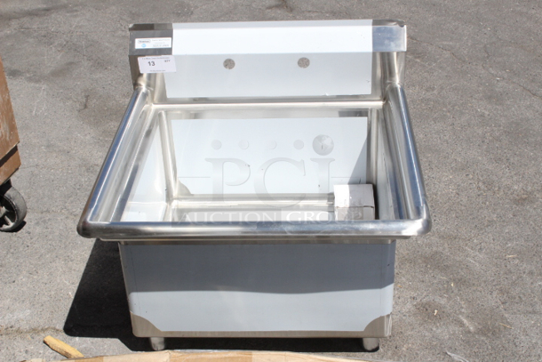 BRAND NEW SCRATCH & DENT! Steelton 522CS12424K 29 1/2" 18-Gauge Stainless Steel One Compartment Commercial Sink without Drainboard - 24" x 24" x 12" Bowl. Bowl & Drain Only. 30x29-1/2x43-3/4 - Image 2 of 6