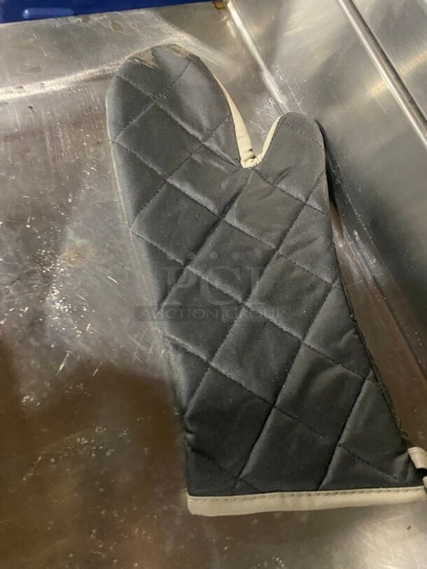 NEW! Ritz Black Flame Resistant Pyrotex Oven Mitts! Model: CL2PX27BKBK! - Image 3 of 4