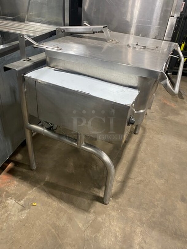 Groen Commercial Natural Gas Powered Skillet/Braising Pan! All Stainless Steel! On Legs! - Image 3 of 8