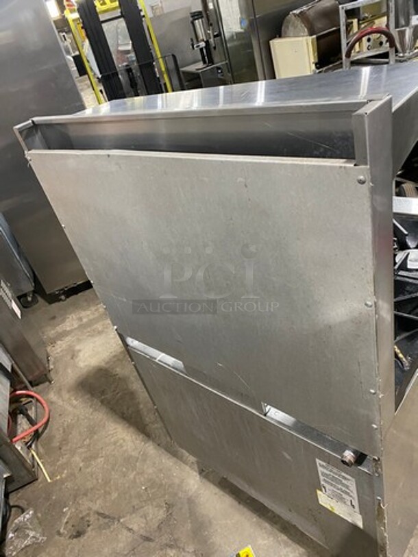 WOW! Southbend Commercial Natural Gas Powered 6 Burner Stove! With Raised Back Splash And Salamander Shelf! With Oven Underneath! All Stainless Steel! On Legs! Model: S36D SN: 14L05400 - Image 4 of 11