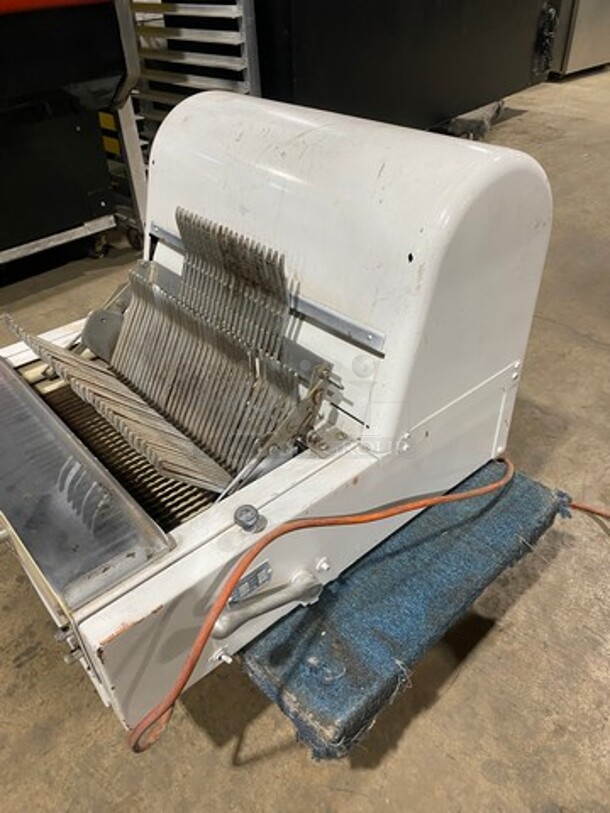 U.S Slicing Machine Commercial Countertop Bread Loaf Slicer! Model: MB7/16 SN: 140509MB722 115V 60HZ 1 Phase - Image 2 of 8