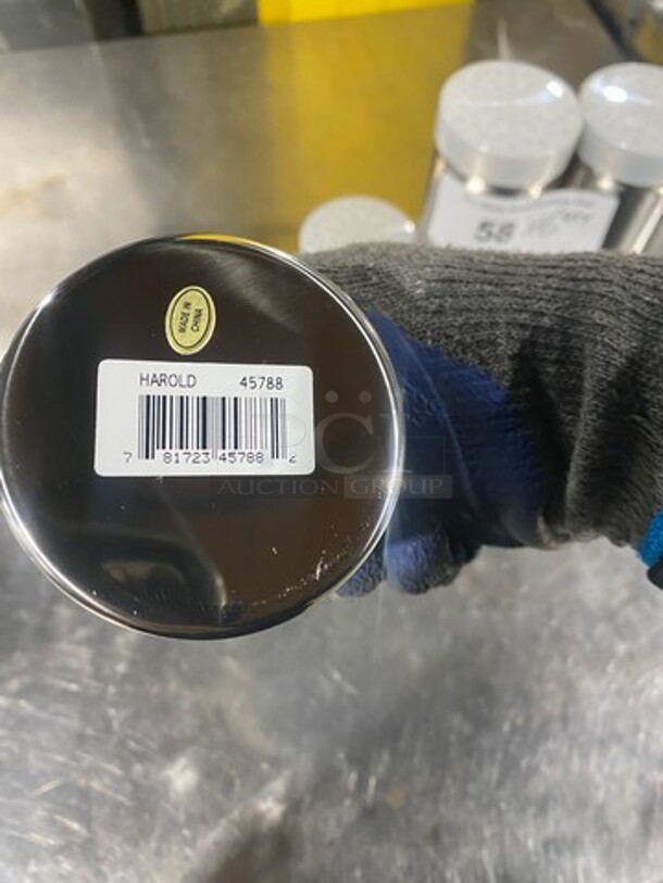 NEW! Seasoning/ Salt And Pepper Shakers! 6x Your Bid! - Image 4 of 5