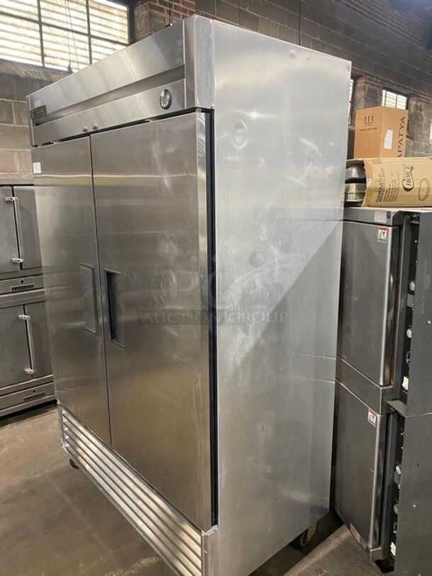 Wow! True Commercial 2 Door Reach In Cooler! Poly Coated Racks! All Stainless Steel! On Casters! MODEL T49 SN:1708160 115V 1PH  - Image 2 of 10