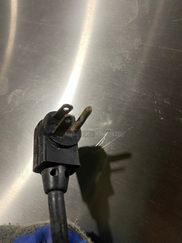 True Commercial Refrigerated Sandwich Prep Table! With 2 Door Underneath Storage Space! All Stainless Steel! On Casters! WORKING WHEN REMOVED! Model: TSSU6024MBST SN: 5175478 115V 60HZ 1 Phase - Image 10 of 10