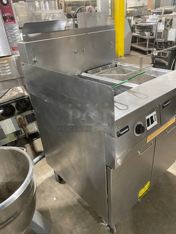 Frymaster Commercial Natural Gas Powered Deep Fat Fryer With Side Dumping Station! With Metal Frying Baskets! With Back Splash! All Stainless Steel! On Casters! Model: FM145ESC SN: 0204GH0013!
 - Image 2 of 12