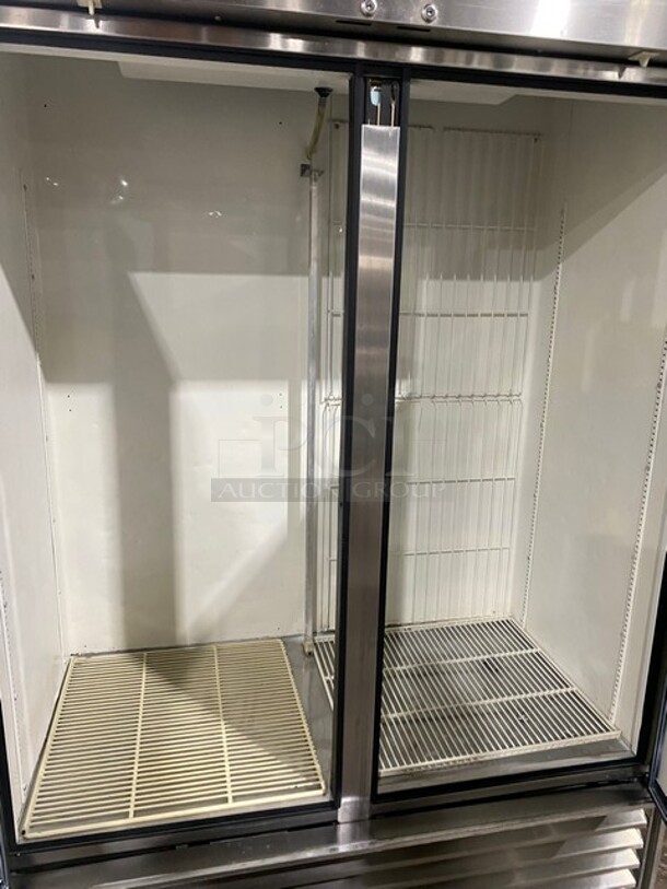 True Commercial 2 Door Reach In Freezer! All Stainless Steel! On Casters! Model: T49F SN: 14214827 115V 60HZ 1 Phase - Image 5 of 8