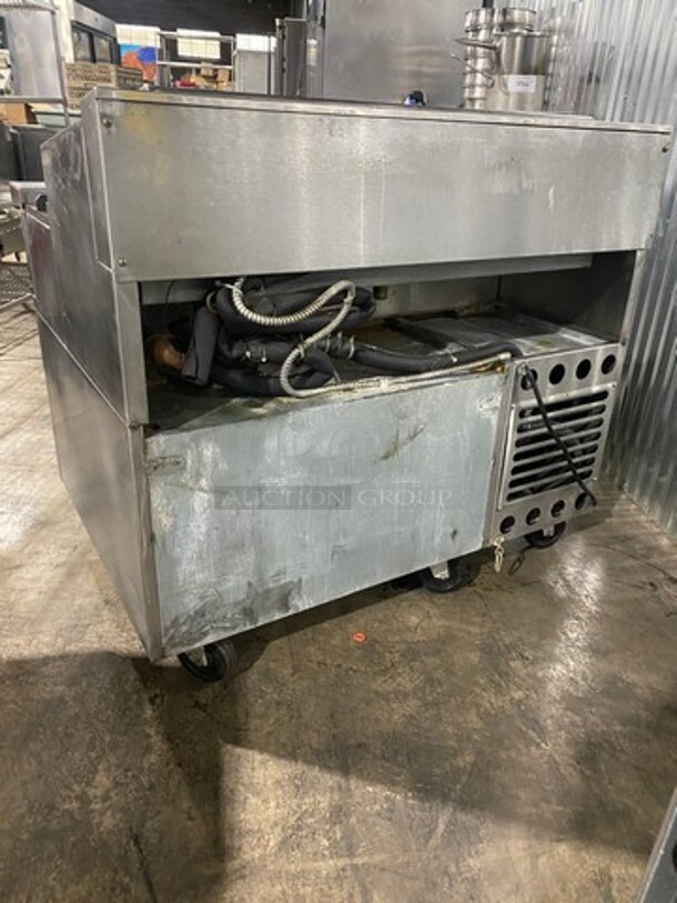 GREAT! RARE FIND Jade Range Commercial Natural Gas Powered 4 Burner Stove! With Refrigerated Prep Table on Top! With 2 Drawer Refrigerated Storage Space Underneath! All Stainless Steel! On Casters! Condenser Model M4PHA035IAP2! 115V! - Image 3 of 12