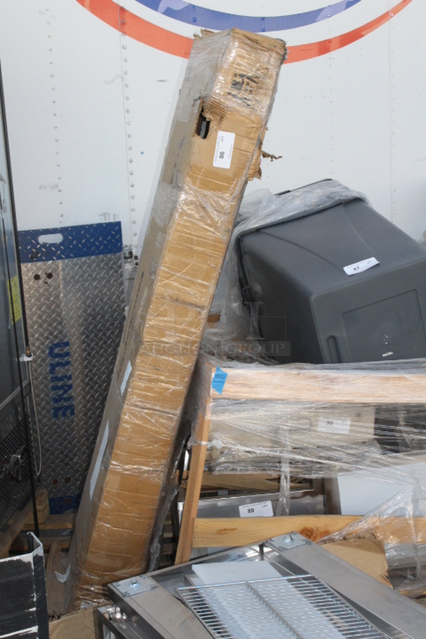 BRAND NEW SCRATCH & DENT! Cambro CPU184872V5480 Camshelving® Premium Shelving Unit with 5 Vented Shelves 18" x 48" x 72", Speckled Gray. Packaging is damaged. - Image 2 of 5