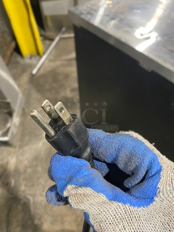 Supera 2 Glass Door Commercial Bar back cooler! MODEL BBC2448G SN:6236331315070207 115V  - Image 7 of 9