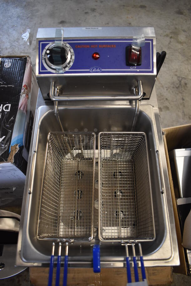 BRAND NEW IN BOX! Globe PF16E Stainless Steel 16 lb. Electric Countertop Fryer w/ 2 Metal Fry Baskets. 208/240 Volts, 1 Phase. 11x18x15. Tested and Working! - Image 4 of 6