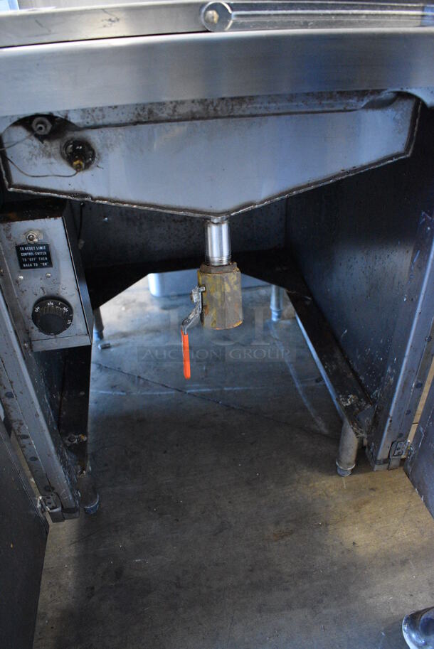 Anets E-18X26B Stainless Steel Commercial Floor Style Electric Powered Donut Fryer w/ Dough Dropper Arm Piece. Goes GREAT w/ Item 136! 208 Volts, 3 Phase. 25x32x55 - Image 4 of 6