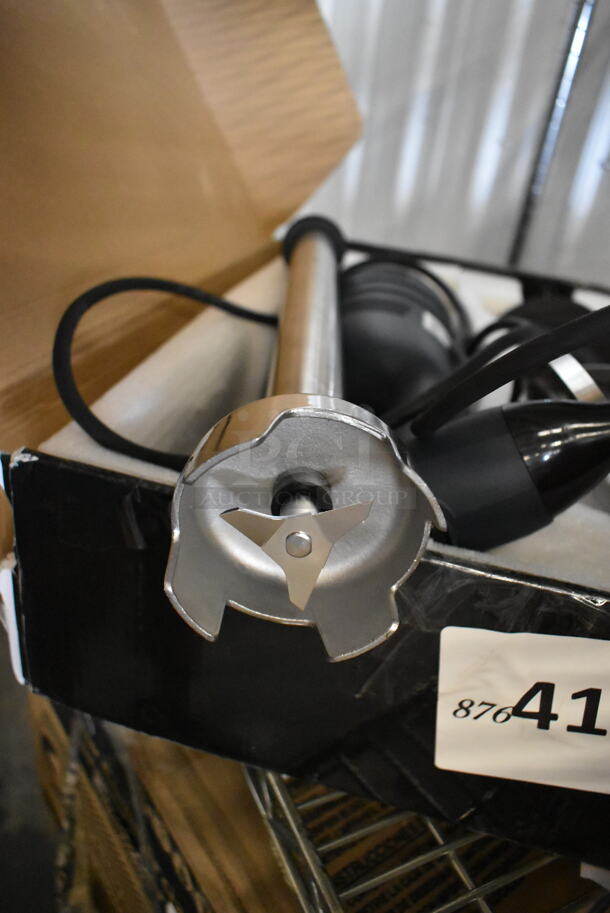 BRAND NEW SCRATCH AND DENT! AvaMix 928IBHDW10 Heavy-Duty Variable Speed Immersion Blender with 10" Whisk - 1 1/4 hp. Tested and Working! - Image 8 of 8