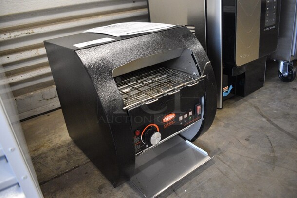 BRAND NEW SCRATCH AND DENT! Hatco Model TQ3-10 Metal Commercial Countertop Electric Powered Toast-Qwik Conveyor Toaster Oven. Unit Was Only Used For Trade Show Demonstrations. 120 Volts, 1 Phase. 14.5x19.5x16. Tested and Working! - Image 3 of 6