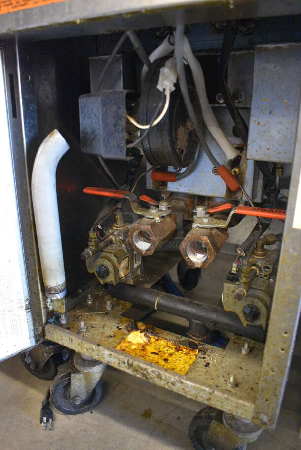 Frymaster Model PH155-2SC ENERGY STAR Stainless Steel Commercial Floor Style Natural Gas Powered Deep Fat Fryer w/ 2 Metal Fry Baskets on Commercial Casters. 40,000 BTU. 15.5x30x46 - Image 7 of 7