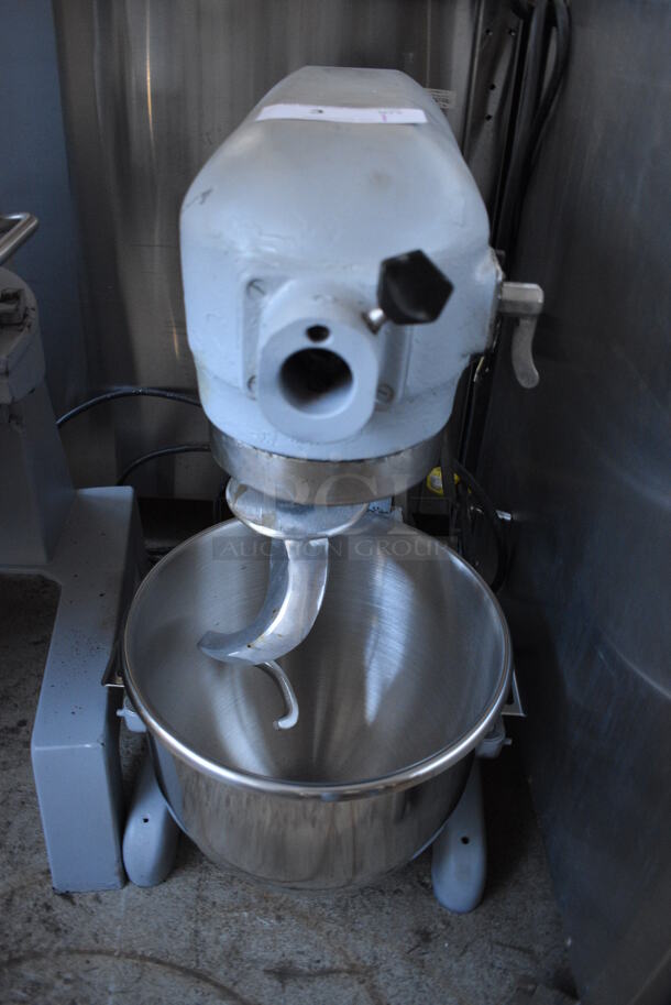 Hobart A-200 Metal Commercial Countertop 20 Quart Planetary Dough Mixer w/ Stainless Steel Mixing Bowl and Dough Hook Attachment. 115 Volts, 1 Phase. 17x21x31. Tested and Working! - Image 2 of 6