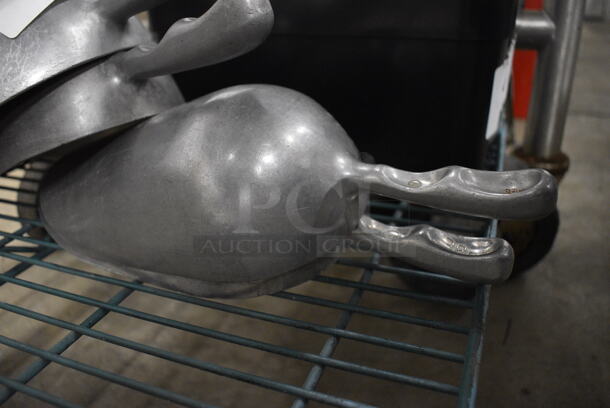 4 Various Metal Ice Scoopers. Includes 16x6.5x3.5. 4 Times Your Bid! - Image 2 of 3