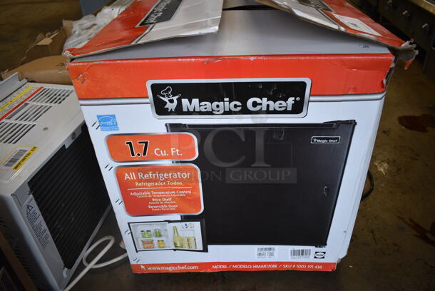 BRAND NEW SCRATCH AND DENT! Magic Chef HMAR170BE Metal Mini Cooler. 115 Volts, 1 Phase. 18x19x20 - Image 7 of 8
