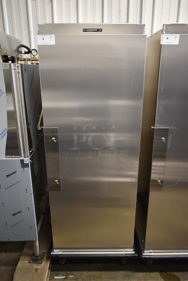 BRAND NEW SCRATCH AND DENT! 2021 Lakeside 552 Aluminum Cart for 15" x 20" Trays - 24 Tray Capacity on Commercial Casters.  - Image 1 of 6