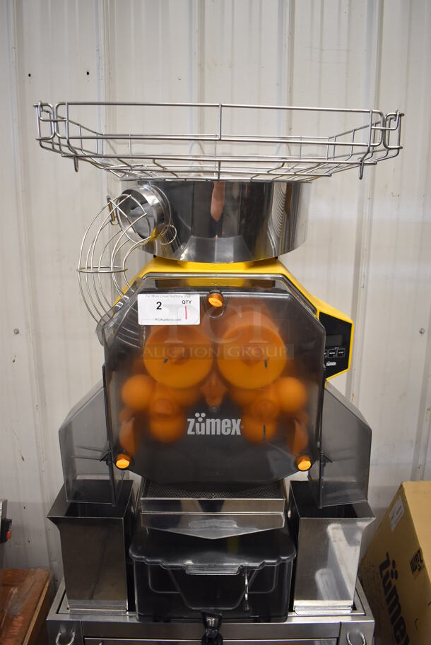 2017 Zumex Speed Pro Tank Podium Stainless Steel Commercial Floor Style Citrus Juicer on Commercial Casters. Comes w/ Extra Pieces: See Pictures For Details! 115 Volts, 1 Phase. 27x21x69. Tested and Working! - Image 10 of 12