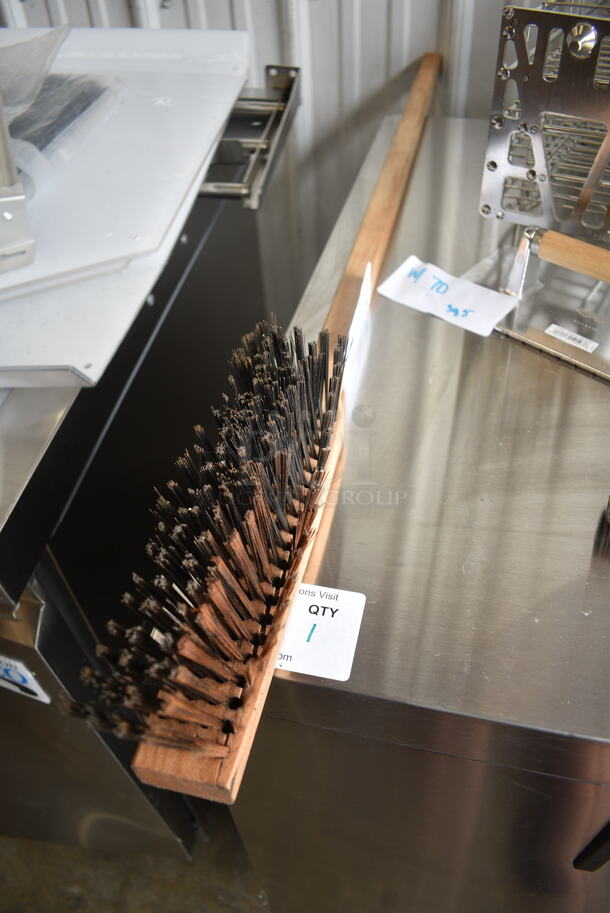 BRAND NEW SCRATCH AND DENT! Lot of Various Items Including Vollrath 47709 Steak Weight, Frymaster 8130188 Npl,Drn 1-1/4 X 9.67 60 Deg, CX17M2 Grill Brush, Round Metal Pizza Pan, Metal Fry Basket.  - Image 9 of 10