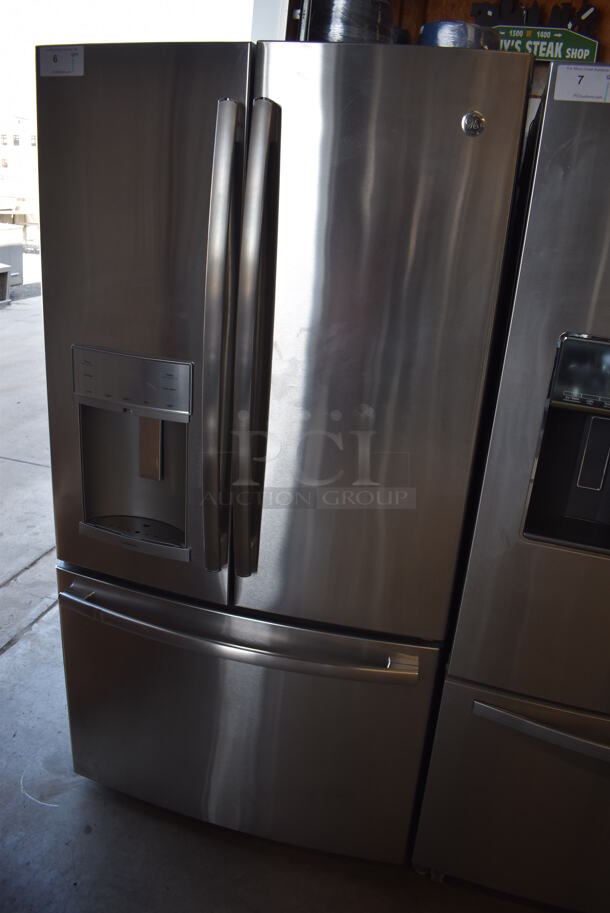 BRAND NEW SCRATCH AND DENT! General Electric DFE28JSKBSS Stainless Steel Commercial French Style Cooler Freezer Combo Unit w/ Water and Ice Dispenser. 100-127 Volts, 1 Phase. 36x36x70. Tested and Working! - Image 3 of 10