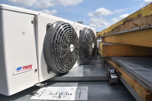 HUGE! 8 Door Walk In Merchandising Cooler w/ 2 Turbo Air ADR136AX 115 Volt 1 Phase Fans and 1 Copeland Compressor 115 Volts 1 Phase and Black Rack System - Image 10 of 12