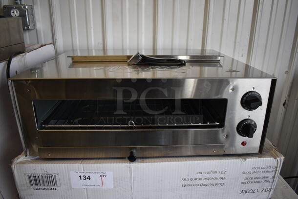 IN ORIGINAL BOX! Avantco 177CPO16TSGL Stainless Steel Commercial Countertop Electric Powered Pizza / Snack Oven w/ Thermostatic Controls. Used a Few Times at Trade Show. 120 Volts, 1 Phase. 24x20x8. Tested and Working!