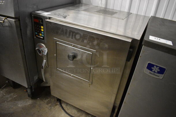 Autofry MTI10 Stainless Steel Commercial Countertop Electric Powered Ventless Fryer w/ Left Side Warming Strip. 240 Volts, 1 Phase. 28x26x29 - Image 3 of 8