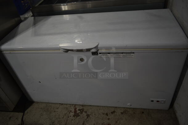 FCM16SL Metal Chest Freezer w/ Hinge Lid. Tested and Working!