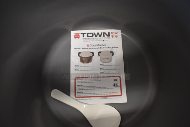 BRAND NEW IN BOX! 2022 Town 56919 Stainless Steel Commercial Countertop 92 Cup Commercial Rice Warmer. 120 Volts, 1 Phase. 18x15x16. Tested and Working! - Image 6 of 8