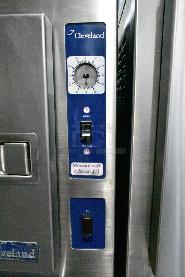 Cleveland 24CGA10 SteamCraft Ultra 10 Stainless Steel Commercial Natural Gas Powered 2 Deck Steam Cabinet. 125,000 BTU.  - Image 3 of 8