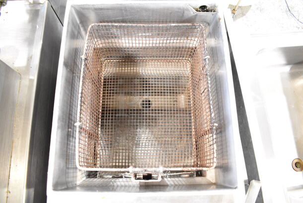 Henny Penny 600RB Stainless Steel Commercial Floor Style Natural Gas Powered Pressure Fryer w/ Metal Fry Basket on Commercial Casters. 80,000 BTU.  - Image 6 of 10