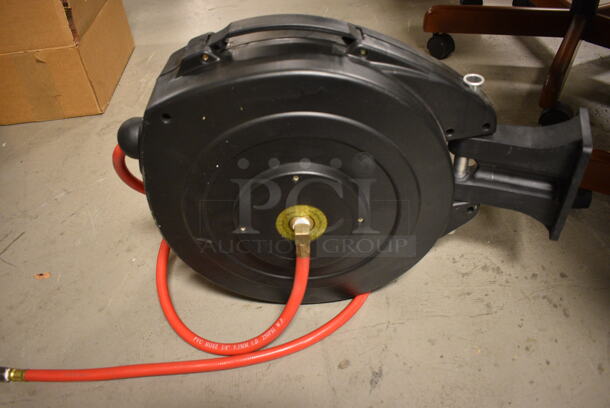 Griot's Garage Wall Mount Retractable Air Hose - Image 4 of 5