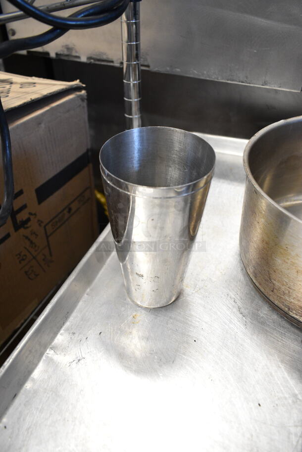 ALL ONE MONEY! Lot of 8 Various Items Including Metal Skillet, Sauce Pans and Metal Full Size Baking Pans. - Image 6 of 7