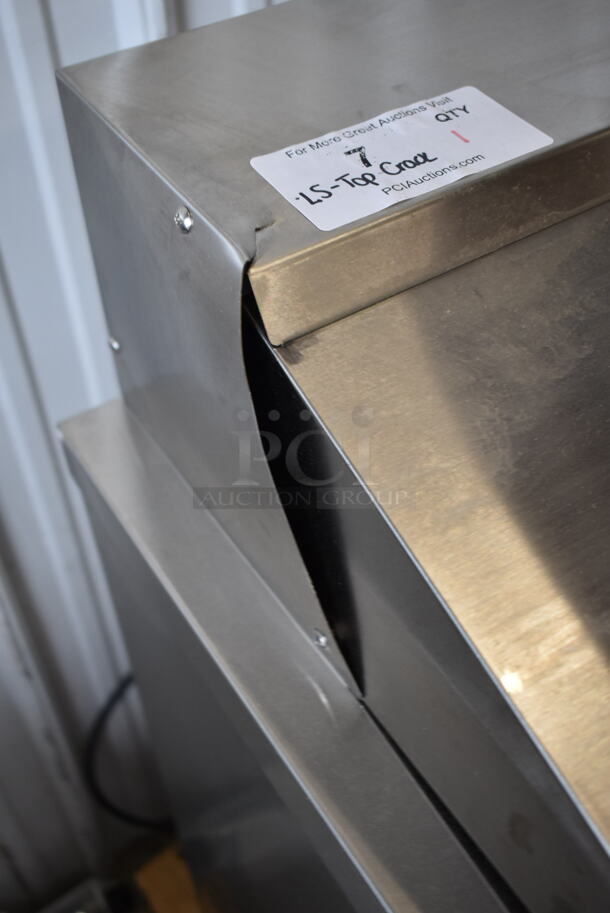 BRAND NEW SCRATCH AND DENT! 2024 True TSSU-48-12-HC Stainless Steel Commercial Sandwich Salad Prep Table Bain Marie Mega Top w/ Commercial Casters. 115 Volts, 1 Phase. Tested and Working! - Image 4 of 10