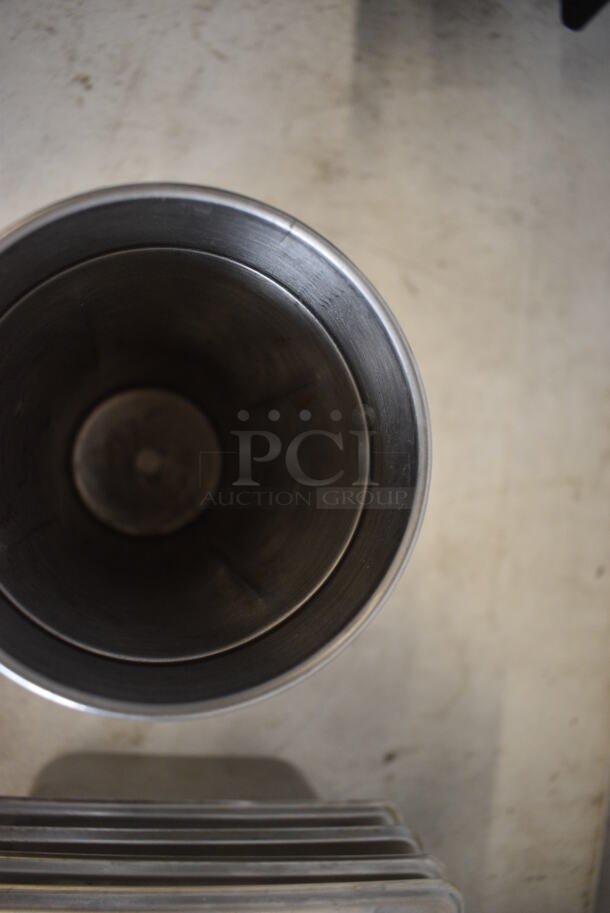 5 Metal Mixing Cups. 4x4x7. 5 Times Your Bid! - Image 2 of 3