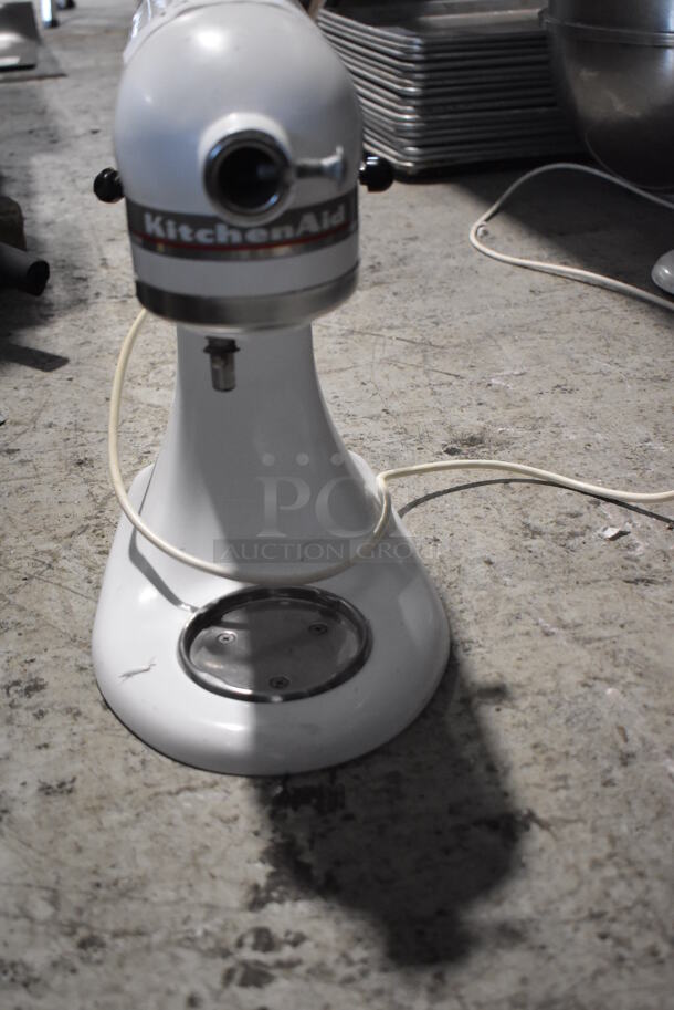 KitchenAid KSM90 Metal Countertop 4.5 Quart Planetary Dough Mixer. 115 Volts, 1 Phase. Tested and Working! - Image 2 of 5