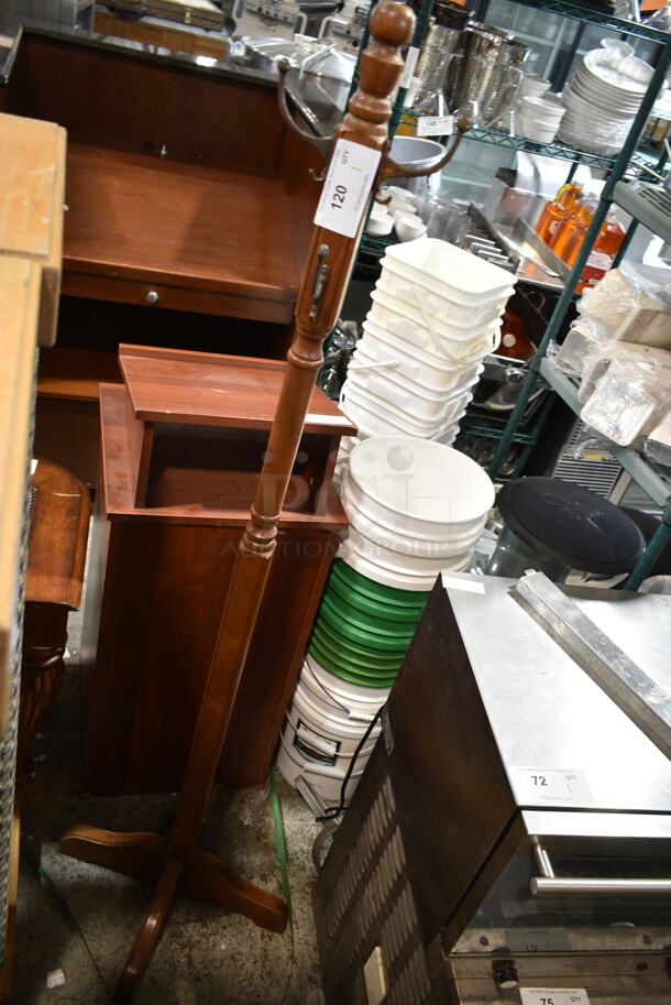 Wooden Coat Rack. - Image 2 of 4