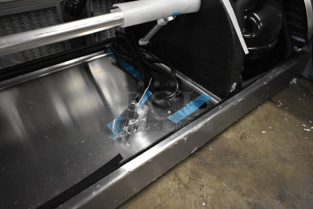 BRAND NEW SCRATCH AND DENT! 2024 Hoshizaki HNC-180BA-R-SLH Stainless Steel Commercial Countertop Curved Glass Refrigerated Sushi Display Case. See Picture for Crack in Glass. 115 Volts, 1 Phase. Tested and Working! - Image 7 of 9