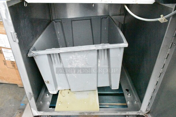 Fresh N Squeeze POS-1 Stainless Steel Commercial Floor Style Automatic Citrus Juicer on Commercial Casters. 120 Volts, 1 Phase. Tested and Working! - Image 4 of 8