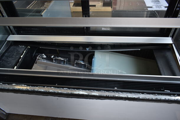 BRAND NEW SCRATCH AND DENT! ARC-471ZC Stainless Steel Commercial Floor Style Refrigerated Display Case Merchandiser. See Pictures For Broken Glass. 220 Volts, 1 Phase. - Image 4 of 5
