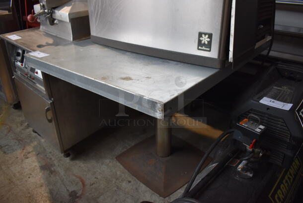 Gray Tabletop on Metal Table Base. 32x44.5x31 - Image 2 of 4